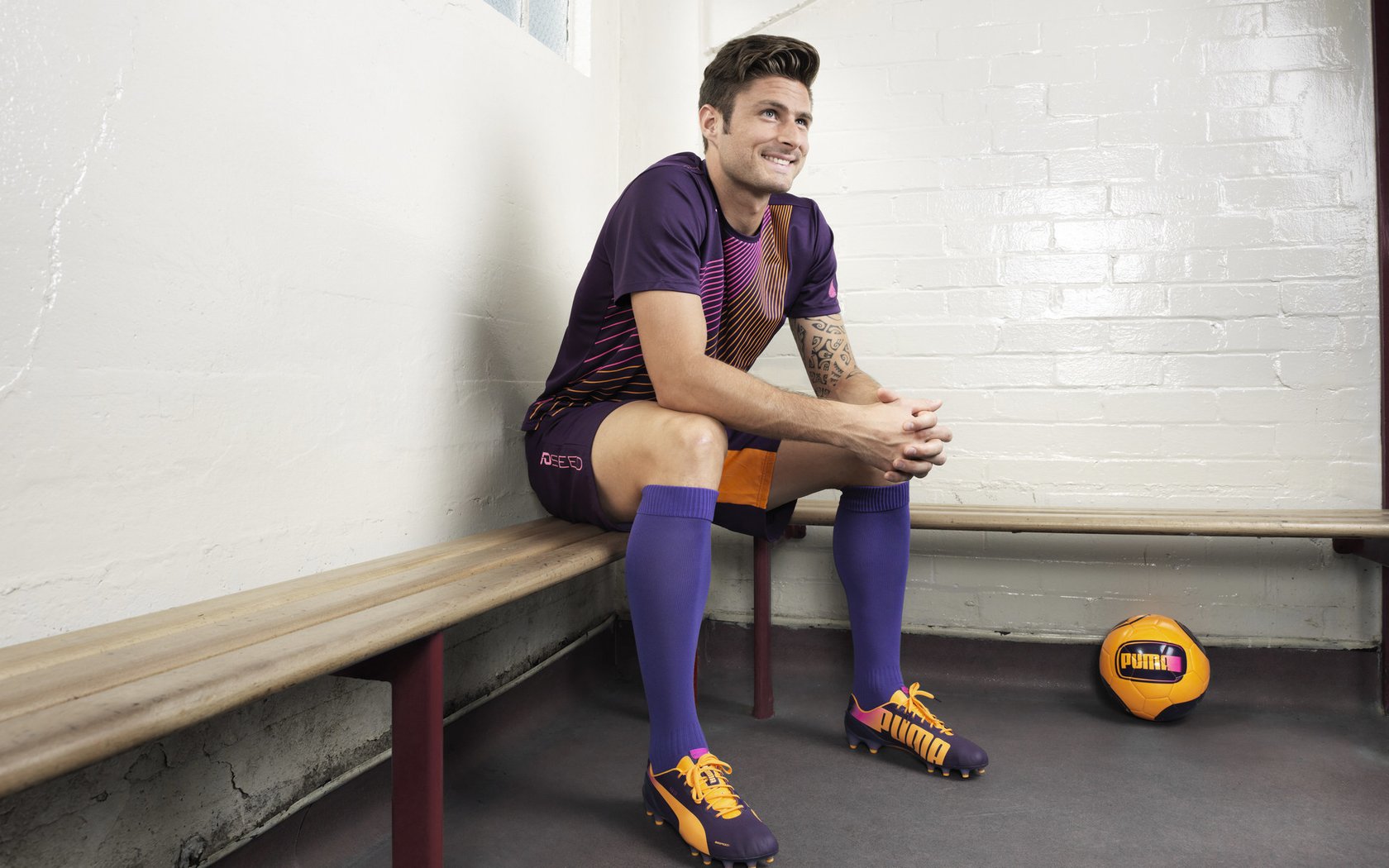 法甲转会风云：多特蒙德盯上锋线强援，斯瓦泰克或成交易筹码